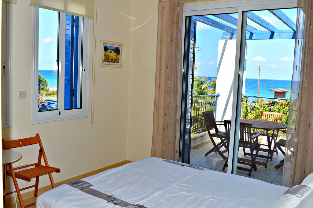 Latchi Beach Front Villa - Private Heated Pool - Amazing Uninterrupted Sea Views Polis Luaran gambar
