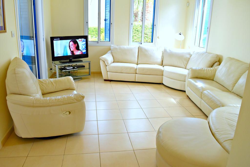 Latchi Beach Front Villa - Private Heated Pool - Amazing Uninterrupted Sea Views Polis Luaran gambar
