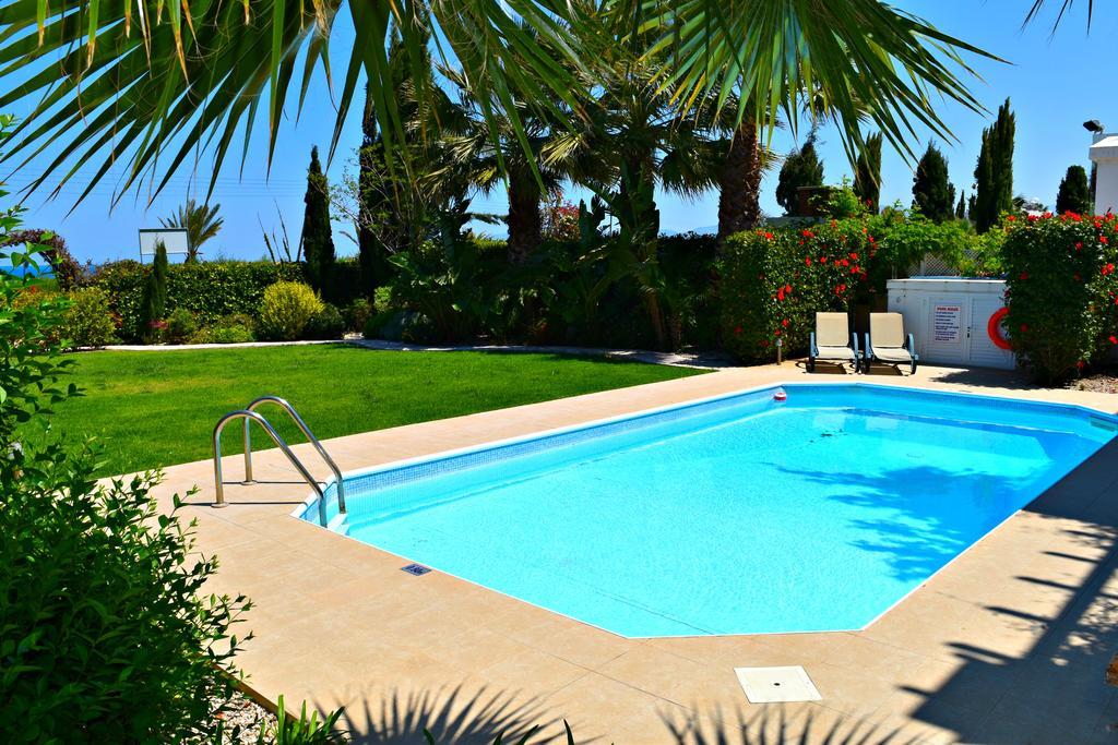 Latchi Beach Front Villa - Private Heated Pool - Amazing Uninterrupted Sea Views Polis Luaran gambar